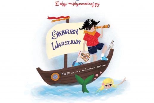 Grafika przedstawia postać dziecięcą w kapeluszu pirata, która stoi na statku, trzymając lupę i mapę. Statek pływa na morzu z żaglami, na których napisano 